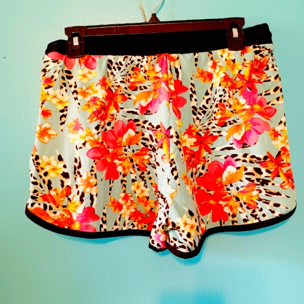 Shorts - Picture 2 of 2